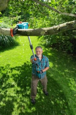 GARDENA Accu Telescopische Snoeizaag TCS 20/18 P4A Set -Pokon Verkoop gardena accu telescopische snoeizaag tcs 20 18 p4a set 1000x1500 640af323285d7 l