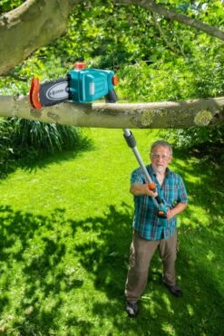 GARDENA Accu Telescopische Snoeizaag TCS 20/18 P4A Solo -Pokon Verkoop gardena accu telescopische snoeizaag tcs 20 18 p4a solo 1000x1500 640af3261615f l